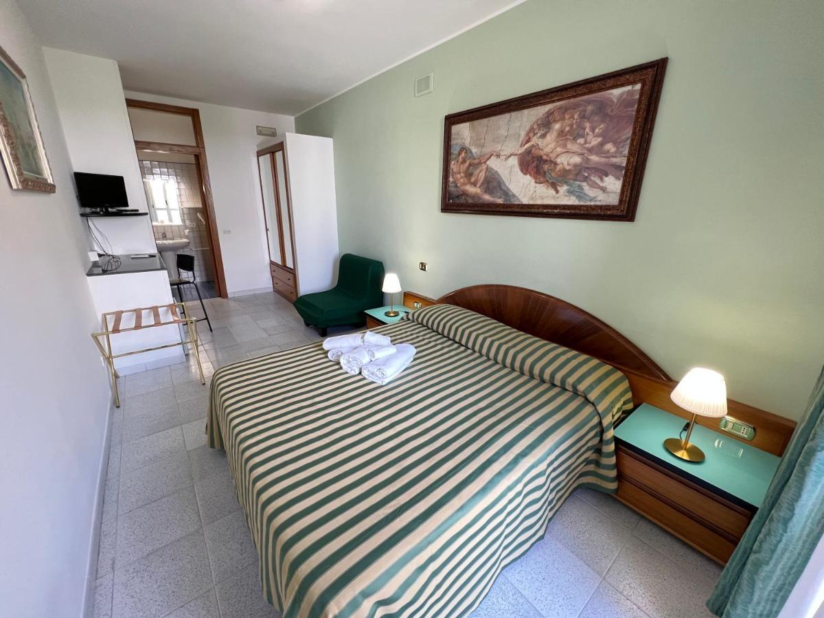 Hotel Minerva โอตรันโต ภายนอก รูปภาพ