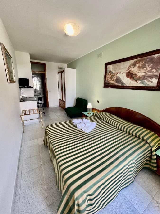 Hotel Minerva โอตรันโต ภายนอก รูปภาพ