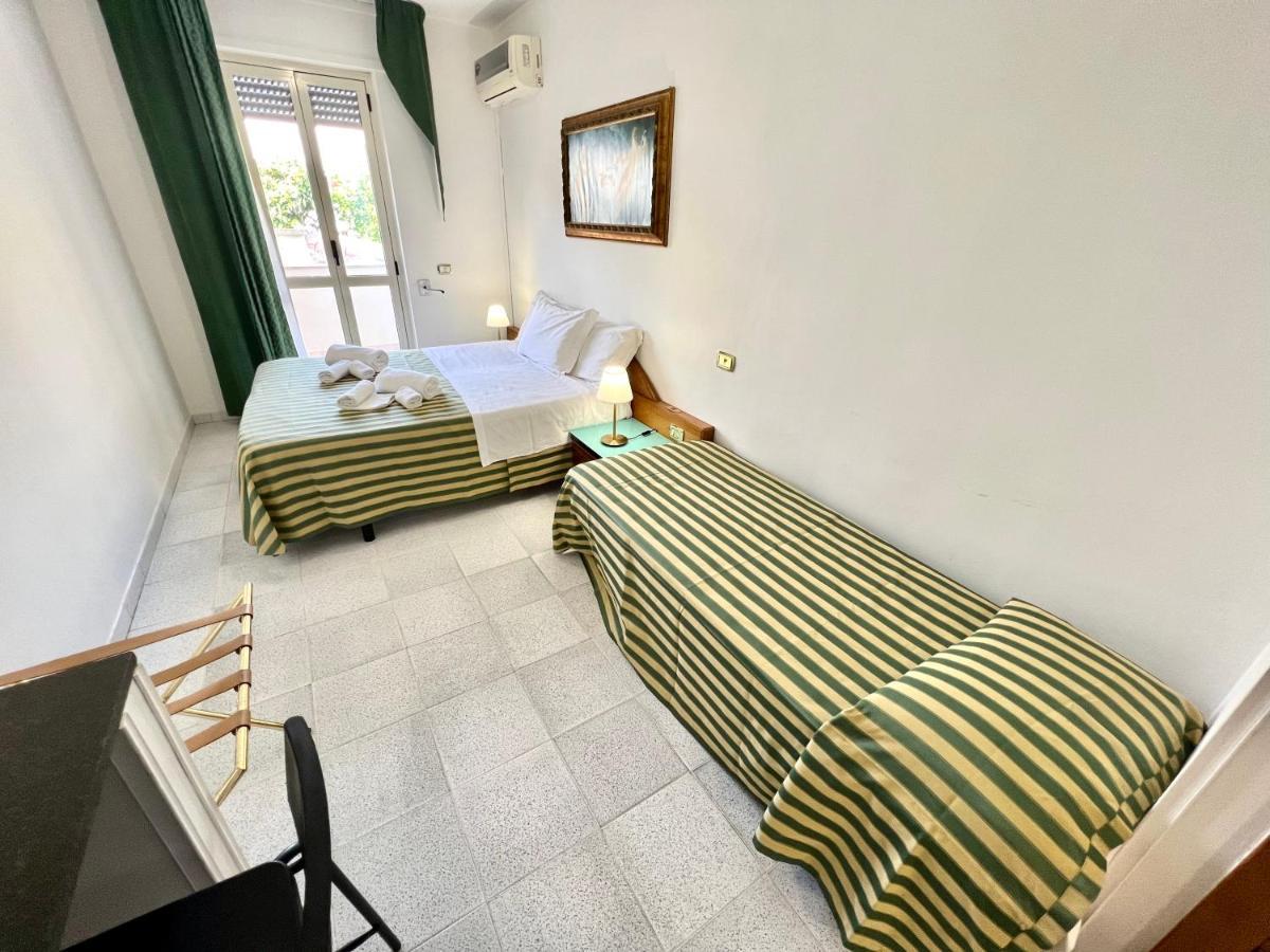 Hotel Minerva โอตรันโต ภายนอก รูปภาพ