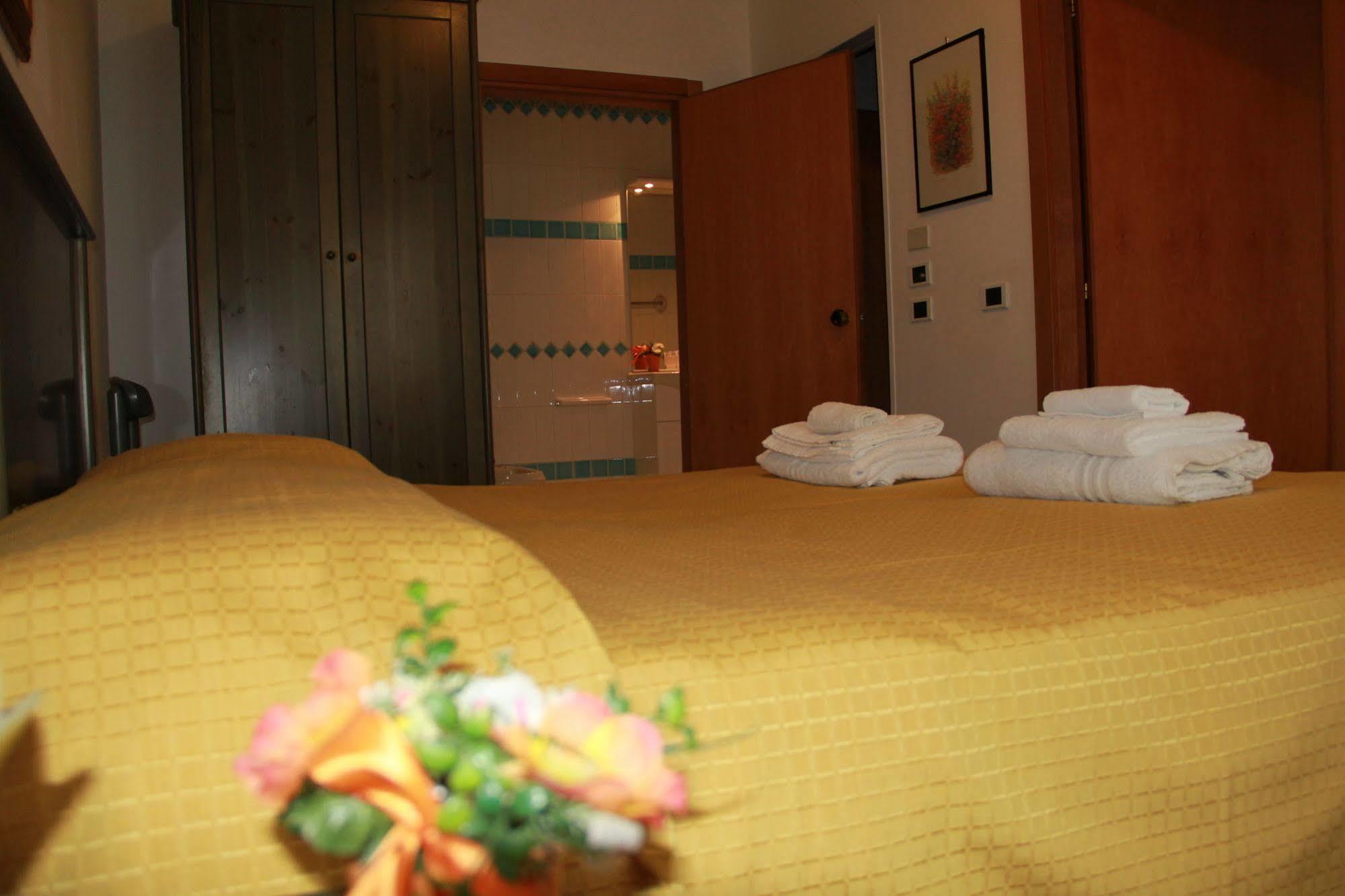 Hotel Minerva โอตรันโต ภายนอก รูปภาพ