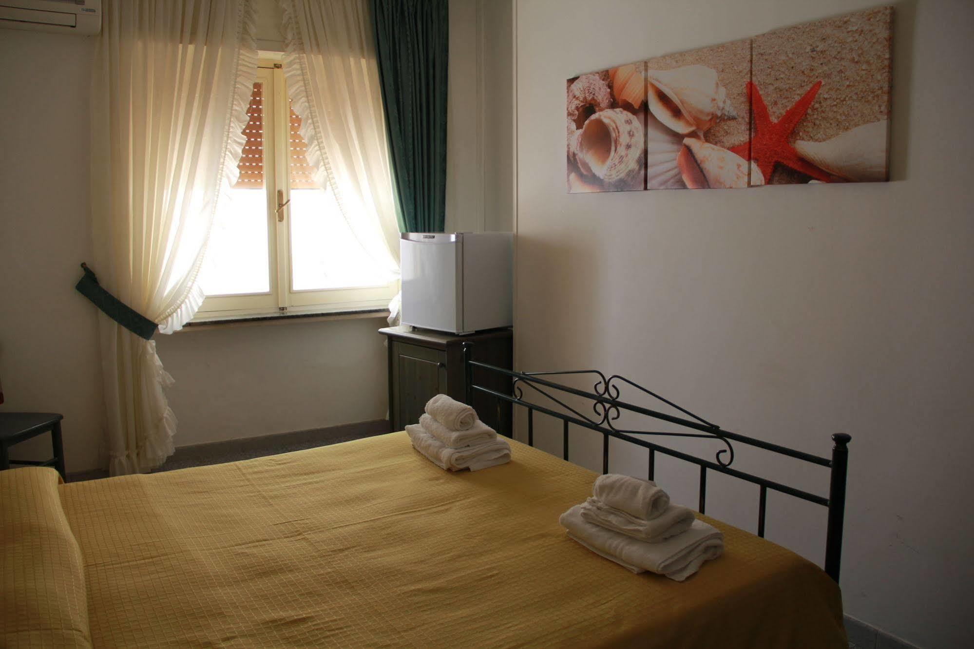 Hotel Minerva โอตรันโต ภายนอก รูปภาพ